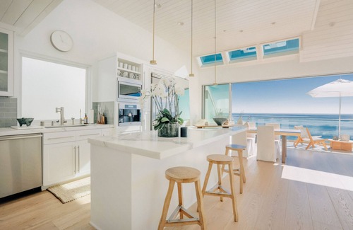 Central Malibu House | Malibu Beachfront home with Gorgeous Views and stunning decor