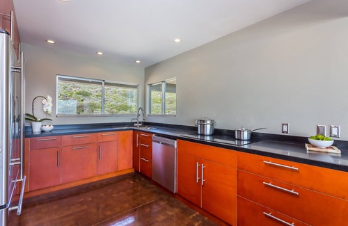 Malibu House | Malibu Beachfront Jewel Box On Private Sandy Beach. Memorial Day Special!