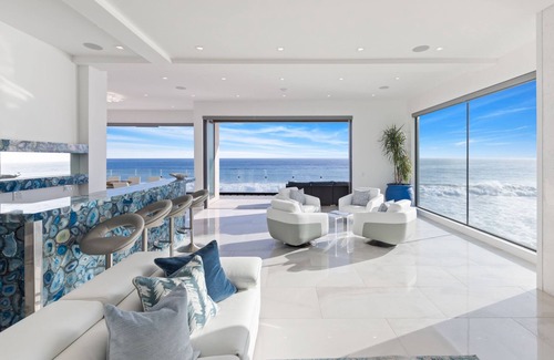 Malibu Villa | Malibu Beachfront Luxury Escape - Rooftop Dining!
