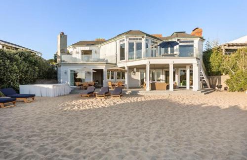 Western Malibu Resort | Malibu Dunes by Fieldtrip Expansive Hamptons-Style Estate w Private Beach Backyard