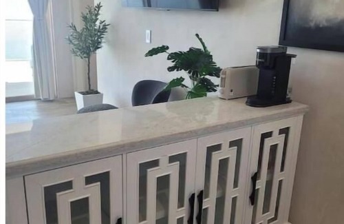 Western Malibu Apartment | Malibu Everafter 2 Adjoining units sleeps 8