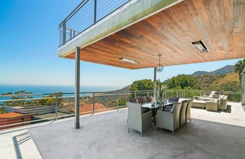 Malibu Villa | Malibu Glass House: Architectural w 180deg Views