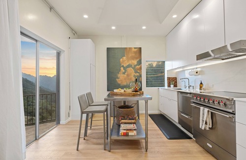 Malibu House | Malibu Hills Home w/Balcony & Mountain Views | Cielo Curve by AvantStay