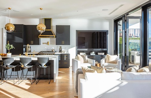 Western Malibu House | Malibu Luxury Private Modern Oceanfront Beach House