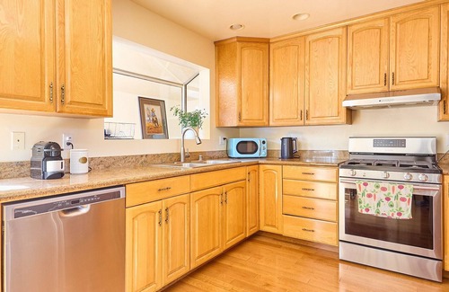 Malibu Apartment | Malibu Nature Retreat - Stylish 2BR Minutes from the Beach