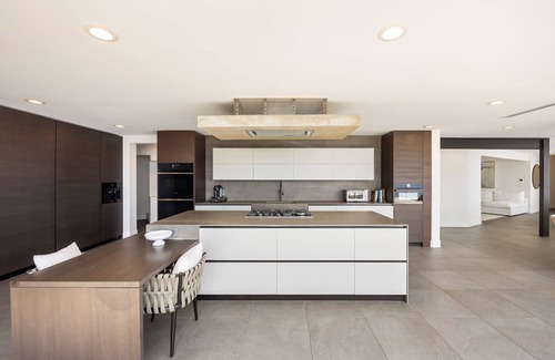 Eastern Malibu House | Malibu Oceana Bleu by Stay Awhile Villas