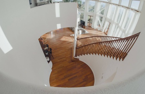Malibu House | Malibu Oceanview Villa — Incredible Views + Pool — Sleeps 12