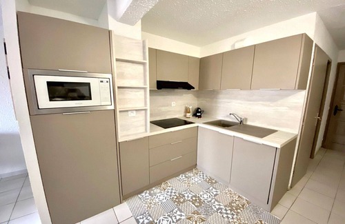 Les Hauts de Canet House | Malibu Village