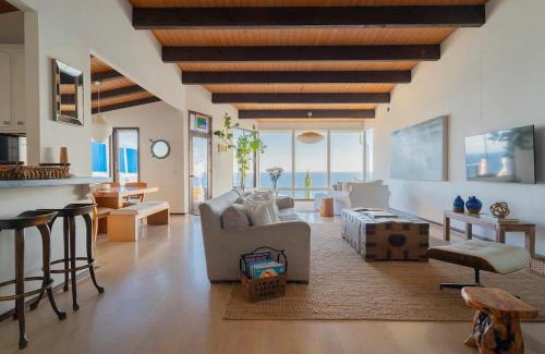 Western Malibu House | Malibu Villa with Beach Access and Ocean View