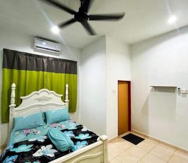 Peringat House | Malin's Homestay Kota Bharu