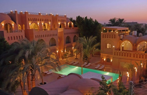 Luxor House | Malkata House Luxe Desert Middle Floor Suite: Pool & Dine