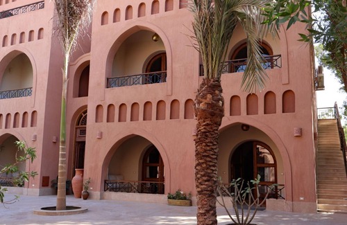 Luxor House | Malkata House Luxe Desert Middle Floor Suite: Pool & Dine