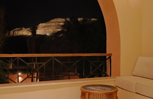 Luxor House | Malkata House Luxe Middle Floor Suite: Desert Views & Pool