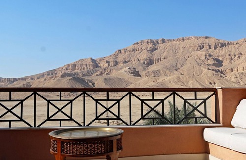 Luxor House | Malkata House Top Floor Suite - Pool & Dine