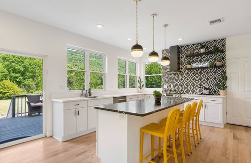 Highland Mills Villa | Malkita Aria: Mountainview Escape with Postcard-Perfect Scenery