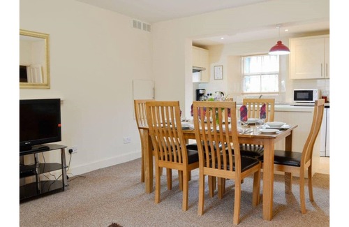 Montrose Apartment | Mall House Apartment. Short term Let License Number AN-01086-F