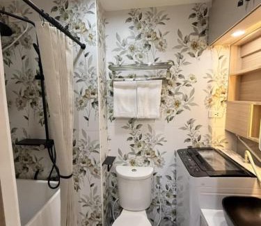 Barangay 76 Apartment | Mall of Asia Casa de Lune at Shore 2