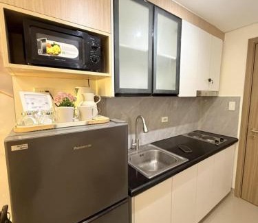 Barangay 76 Apartment | Mall of Asia Casa de Lune at Shore 2