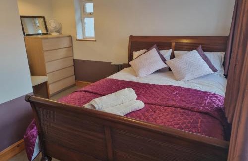 Larkfield House | Mallard Cottage Guest House