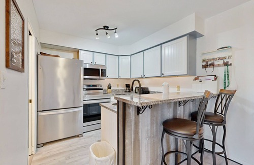 Selbyville House | Mallard Lakes townhouse w/community pool, tennis & basketball court