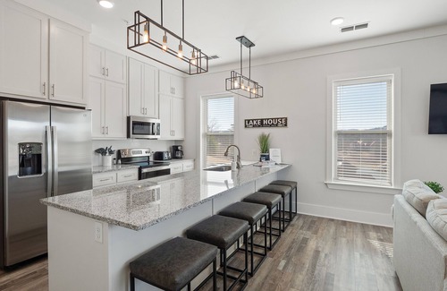 Cullman House | Mallard Pointe 100: 3 BR, 3 BA in Cullman, Sleeps 8