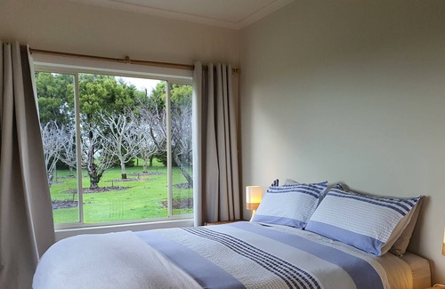 Boat Harbour Cottage | Mallavale Farm Boat Harbour - stunning ocean views