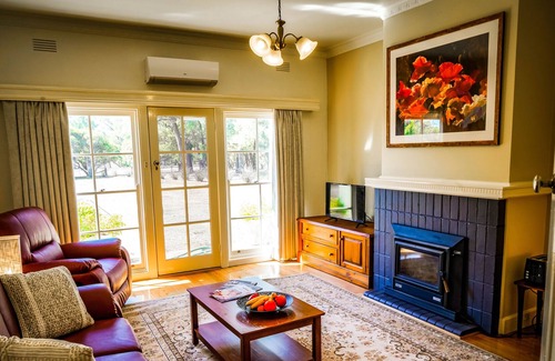 Moorngag Apartment | Mallum Creek Farm deluxe family apartment