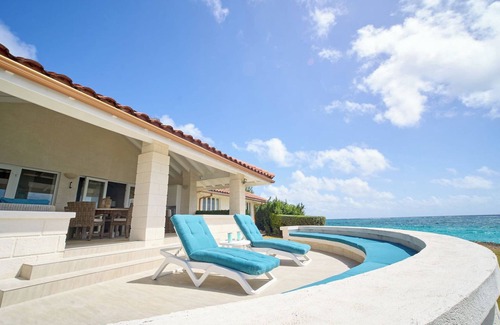 Long Bay Villa | Maltese Falcon Villa 4bd by ZenBreak
