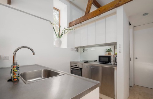 Norton St. Philip Apartment | Malthouse Studio-Ideal base-village location near Bath