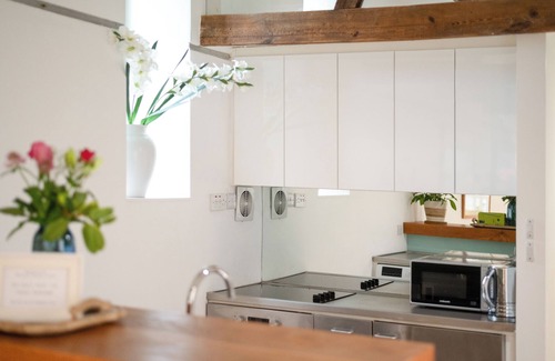 Norton St. Philip Apartment | Malthouse Studio-Ideal base-village location near Bath