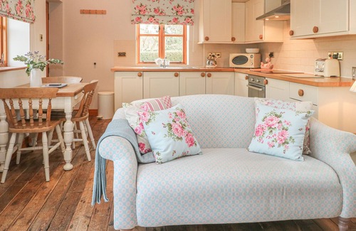 Bispham Green Cottage | Maltkiln Cottage At Crook Hall Farm