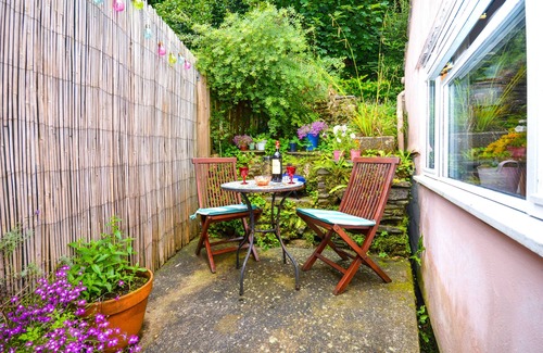 Little Petherick House | Maltsters Studio - One Bedroom House, Sleeps 2
