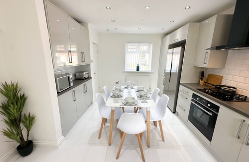 Billingham House | Malvern House by Blue Skies Stays