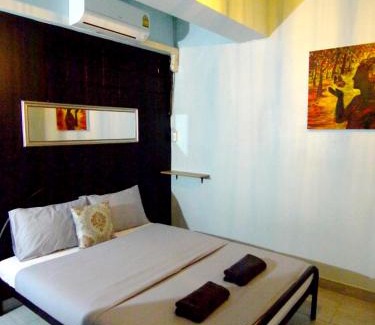 Wat Sam Phraya House | Mam's House Khaosan