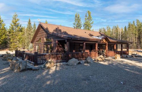 Valemount House | Mama Bear