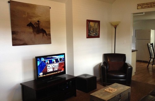 Cody House | Mama Bear Cottage (Downtown Cody)