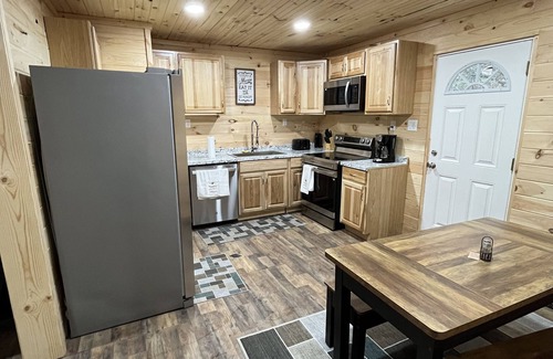 Omar House | Mama Bears den “The perfect location to visit the Hatfield and McCoy trails”