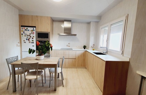 El Arenal House | Mama Conchi BNB House for groups of 4 People with shared terrace, private garden and Wi-Fi
