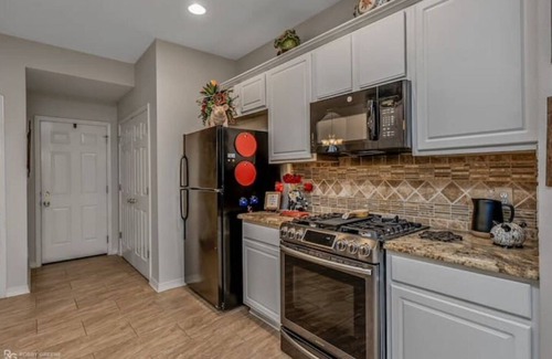 Shreveport House | Mama’s House - Gated- Short Term/Long Term Stays