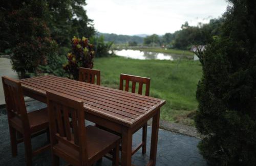 Rinding Batu House | Mama Tia Family Homestay