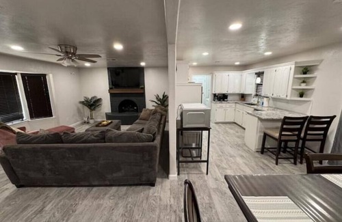 Norman House | MamaDee’s House - 2 miles from OU with game room/exercise room/covered patio.nn