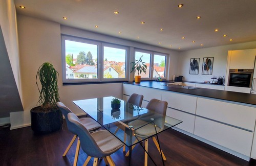 Pliezhausen Apartment | Mami Apartments Cloud 9 - 90qm, Stilvoll, Tolle Aussicht, Haustierfreundlich!