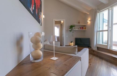 Galbiate Apartment | Mamma Ciccia Holiday Home - Cozy Attic
