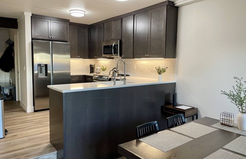 Mammoth Lakes Condo | Mammoth 1849 Condo, next to Canyon Lodge