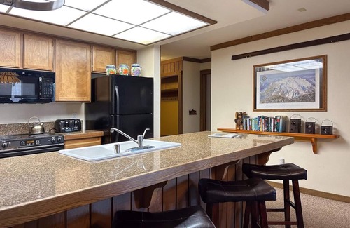 Mammoth Lakes Condo | Mammoth Getaway, Short walk to the Village and steps to Canyon Lodge shuttle.