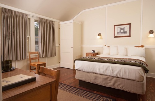 Yellowstone National Park Hotel | Mammoth Hot Springs & Cabins - Inside the Park