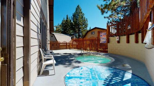 Mammoth Lakes Apartment | Mammoth View Villas #3 condo