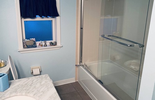 Manatee Bay House | Manatee House Tropical Retreat *ONLY BOOKING FOR CONTRACTORS AT THIS TIME*