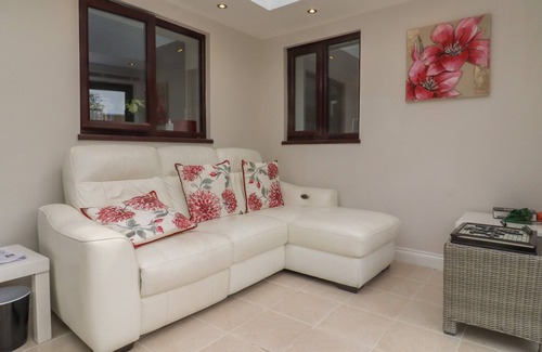 Banbury House | MANATON, with open fire in Deddington