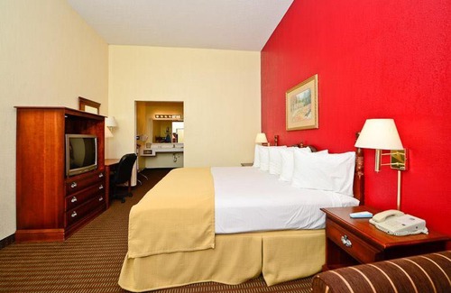 Manchester Hotel | Manchester Heritage Inn & Suites